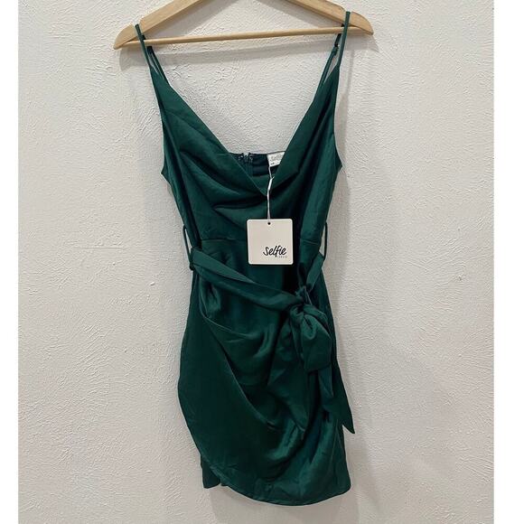 Selfie Leslie Bebe Satin Cowl Neck Mini Wrap Dress Forest Green Small NEW - Picture 2 of 5